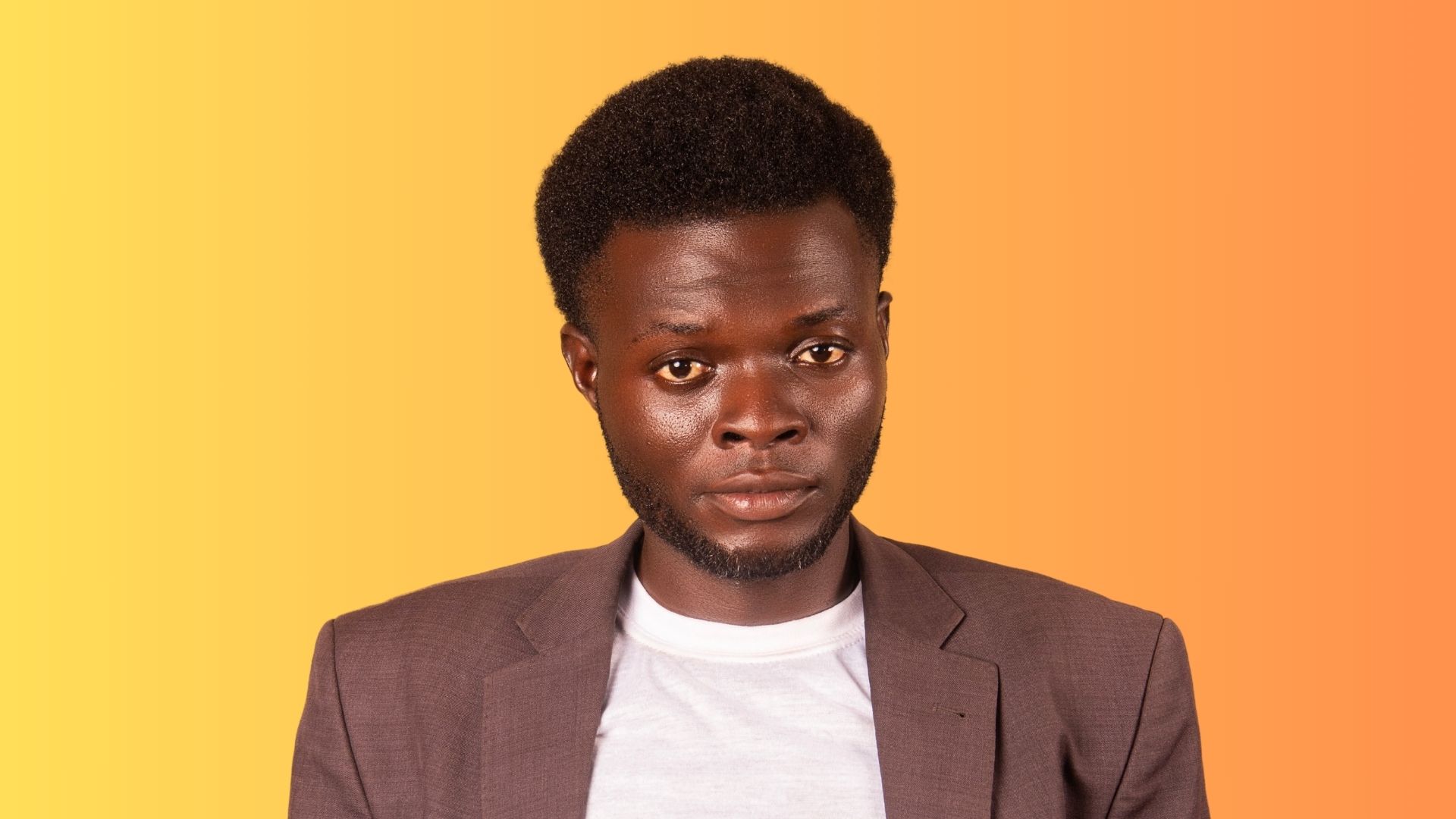 Elijah Ijogah, also known as Eryce Dennisson, was born on September 27, 1991, in Oyo State, Nigeria. His father introduced him to reggae legends like Lucky Dube and Majek Fashek, igniting his passion for music.