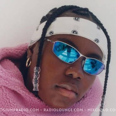 This WomanCrushWednesday, we celebrate the powerhouse vocalist and entertainer, Teni the Entertainer! Born Teniola Apata, Teni's journey is one of talent, dedication, and a passion for music that's undeniable. Let's delve into the world of this award-winning Afrobeat superstar.